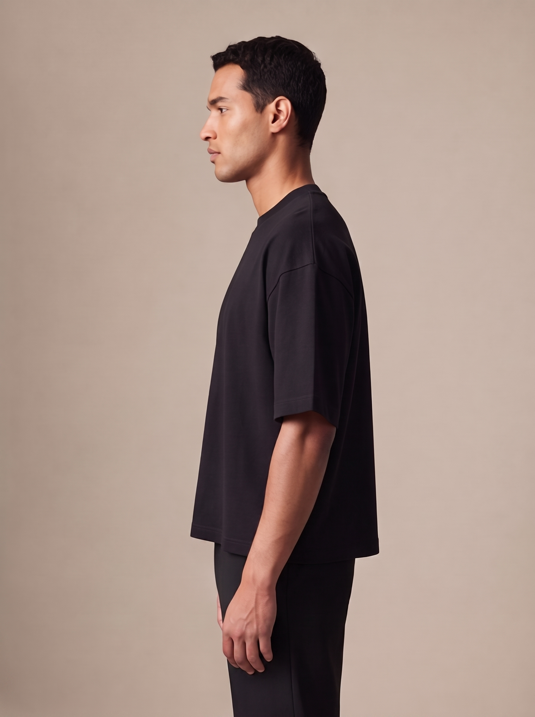 BOXY FIT T-SHIRT — BLACK